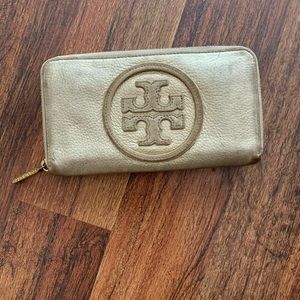 Tory Burch Zip Continental Wallet